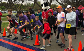 Students and families line up for the start of the 2019 Casey's Kids 5K 